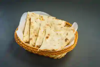 Naan & Chapati (Naan made in a clay oven)
