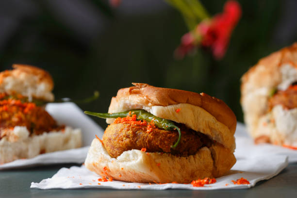BOMBAY SPL (11 AM - 7 PM)
