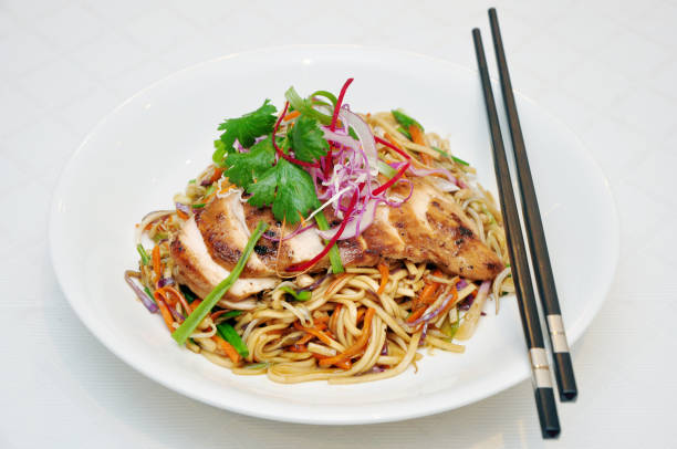 CHOW MEIN (NOODLES)