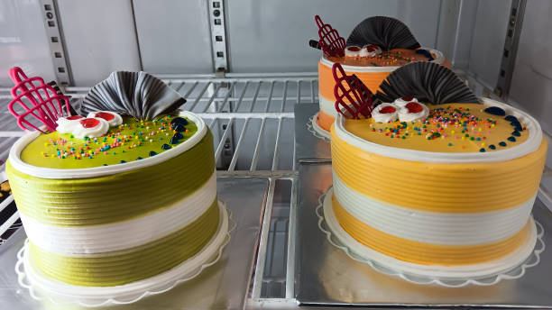 2 LB CAKES ( EGG LESS )