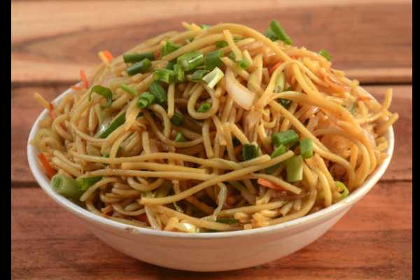 Veg Hakka Noodles