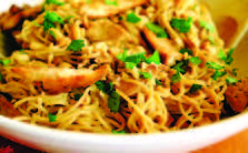 Egg Hakka Noodles