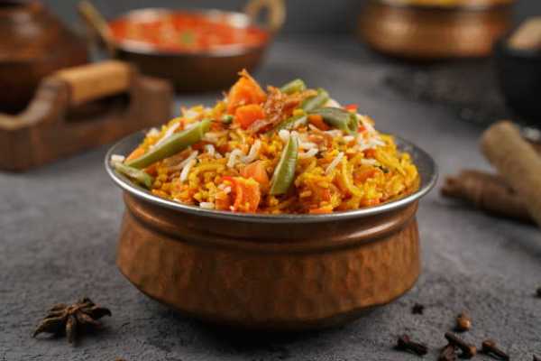 Ulavacharu Veg Dum Biryani Family Pack