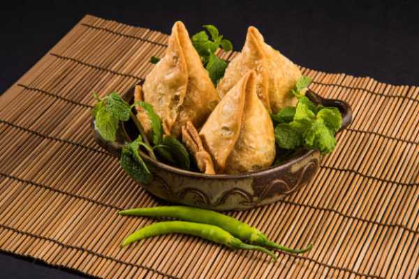 Veggie Samosa (2 pieces)