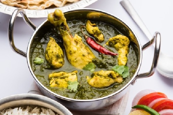 CHICKEN SAAG