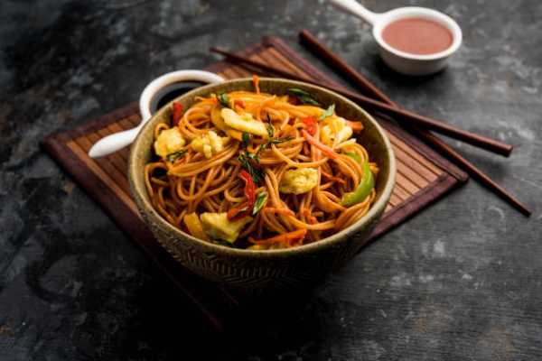 Egg Hakka Noodles