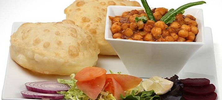 CHOLE BATURA