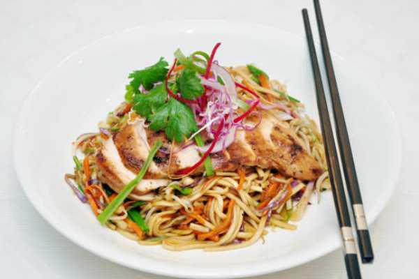 Schezwan Chicken Noodles
