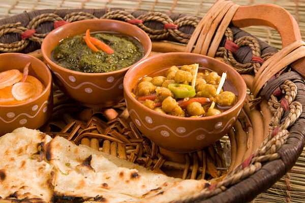 Saag Channa