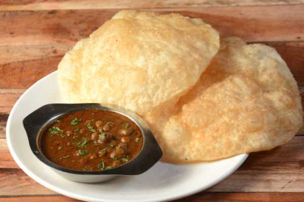 Chole Poori Combo (two pieces of samosa)