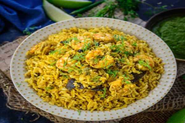 Hari Mirchi Shrimp Pulav