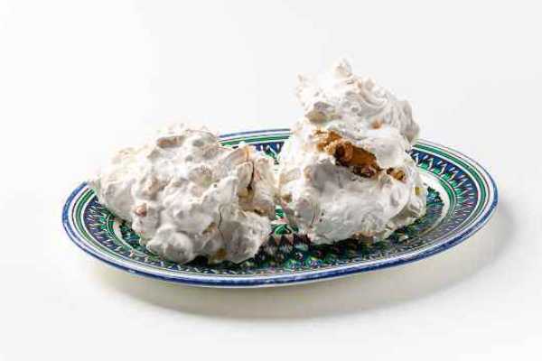 Gnezdo (Meringue)