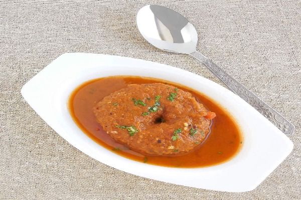 Vada Sambhar (3 Pieces)