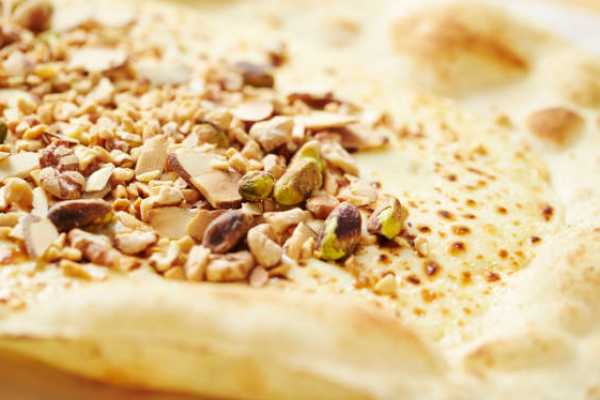 Peshawari Naan (Nuts & Dry Fruits)