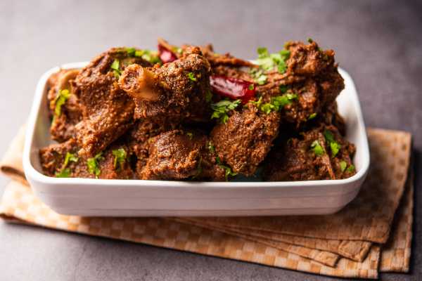 Muttor Paneer (Chefs Special)