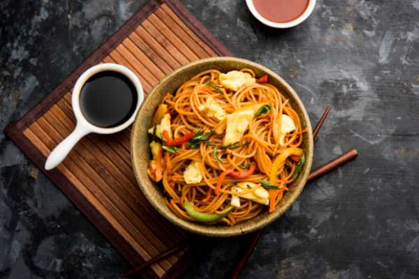 Egg Hakka Noodles