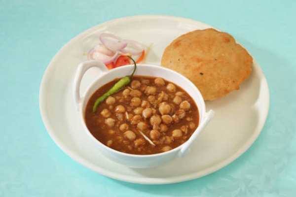 Chole Puri (2)