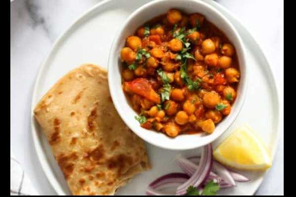 Parotta With Chana Masala