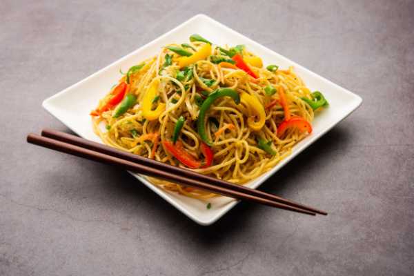  schezwan Hakka Noddles