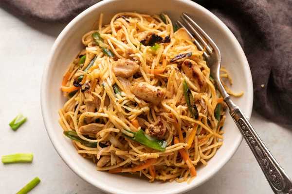 Hyd. Street Style Chicken Noodles