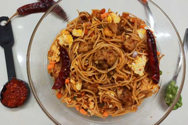 Schezwan Chicken Noodles