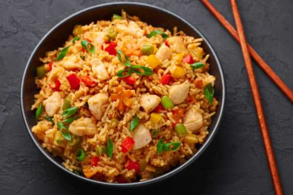 Schezwan Chicken Fried Rice 