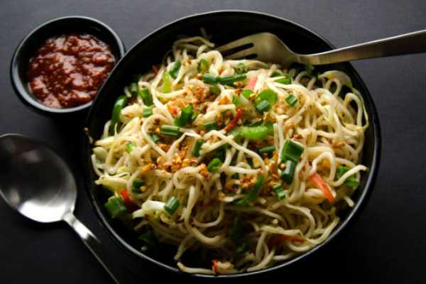 Schezwan Chicken Noodles