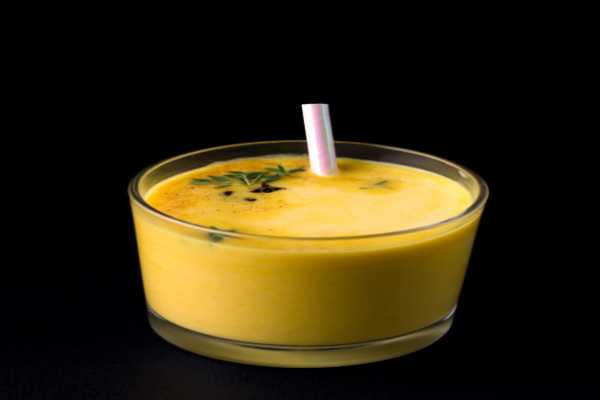 Mango lassi