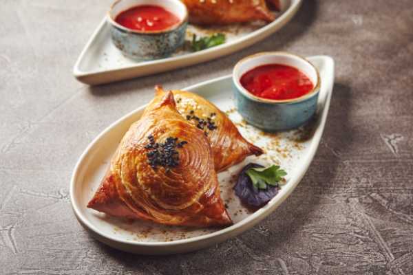 MEAT SAMOSA (2pcs)