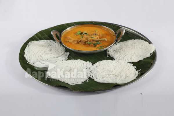IDIYAPPAM WITH CHICKEN CURRY 