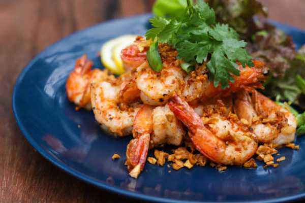 CHILLI GARLIC PRAWN (DRY) 