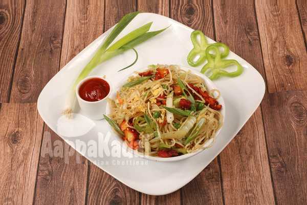 CHICKEN FRIED NOODLES 