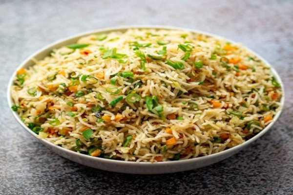 SZECHUAN GARLIC VEG FRIED RICE 