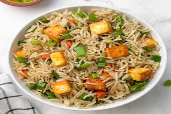SZECHUAN PANEER FRIED RICE 