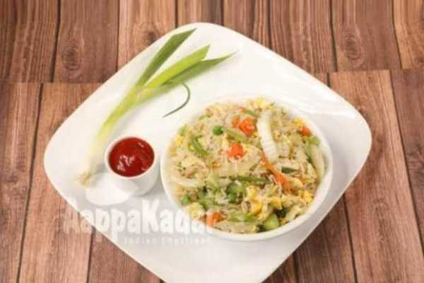 SZECHUAN GARLIC EGG FRIED RICE 