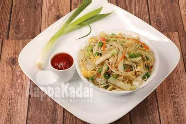 SZECHUAN GARLIC EGG NOODLES 