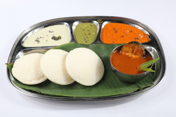  IDLY WITH FISH CURRY 