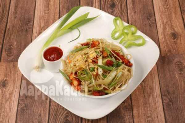 CHICKEN FRIED NOODLES 