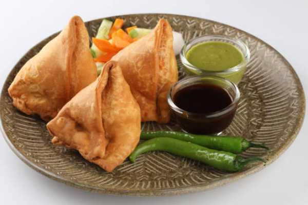 Veg Samosa (2 Pcs)