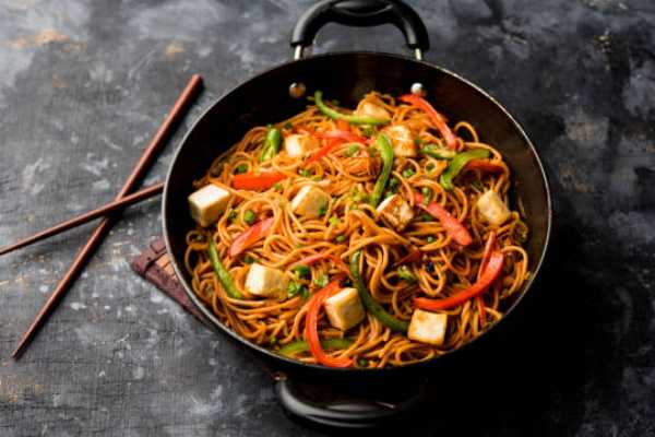 Schezwan Paneer Hakka Noodles