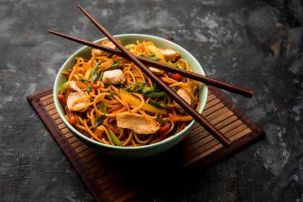 Schezwan Chicken Noodles