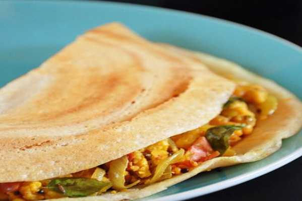 Curried panner dosa 