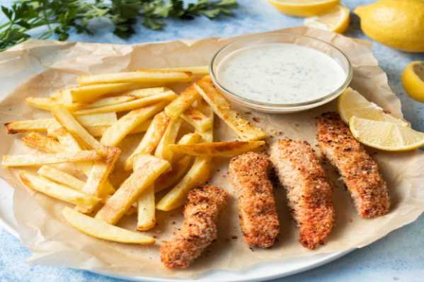 Fish finger with fries 