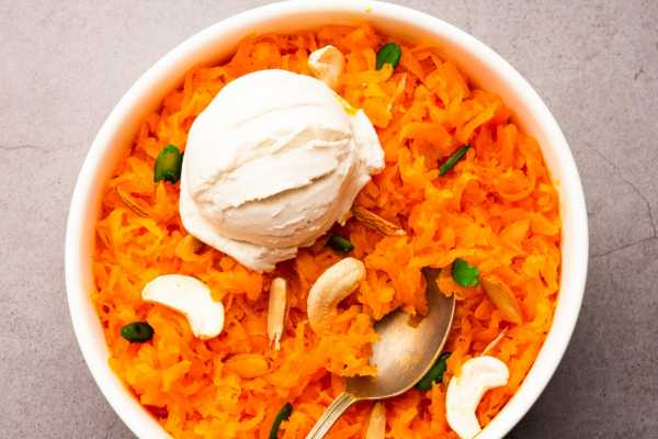 Carrot halwa with ice cream 