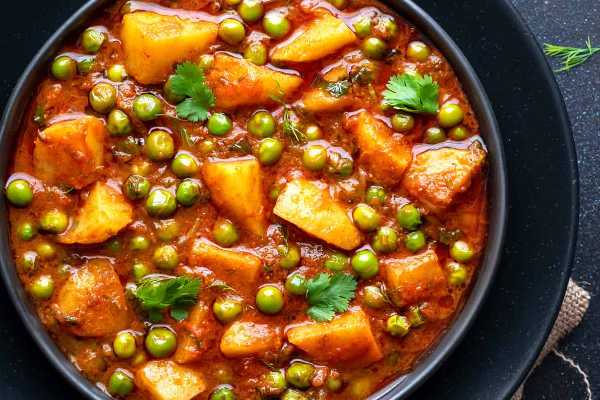 ALOO MUTTER 