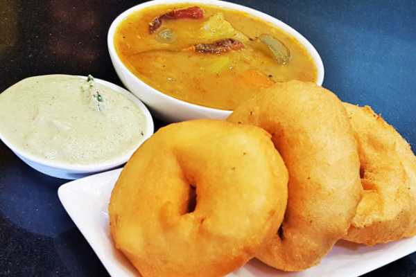 Medhu Vada