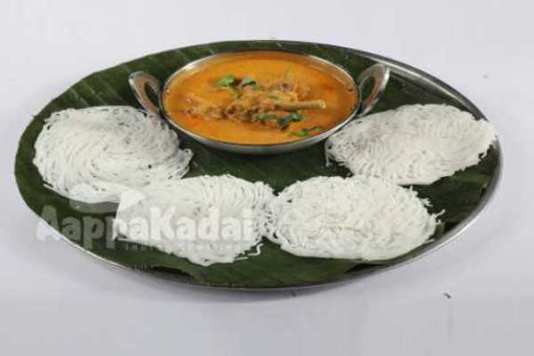 IDIYAPPAM WITH CHICKEN CURRY 