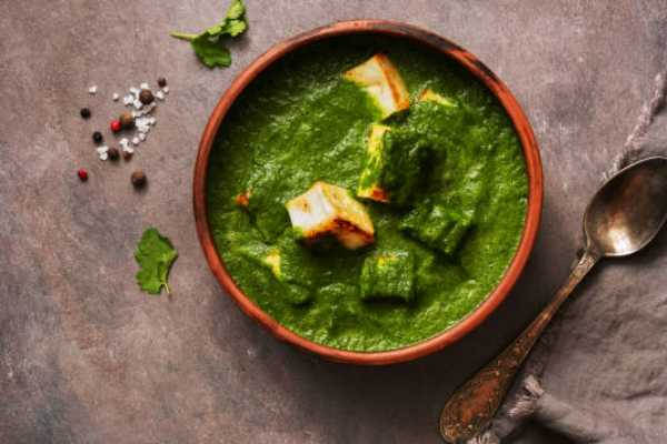 Saag Paneer {spinach)