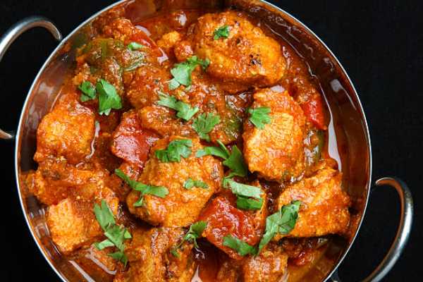 Hyderabadi Chicken Curry (Nut lnclude)(Bone-ln)