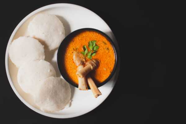 Idly (3) with Chettinad Mutton Masala
